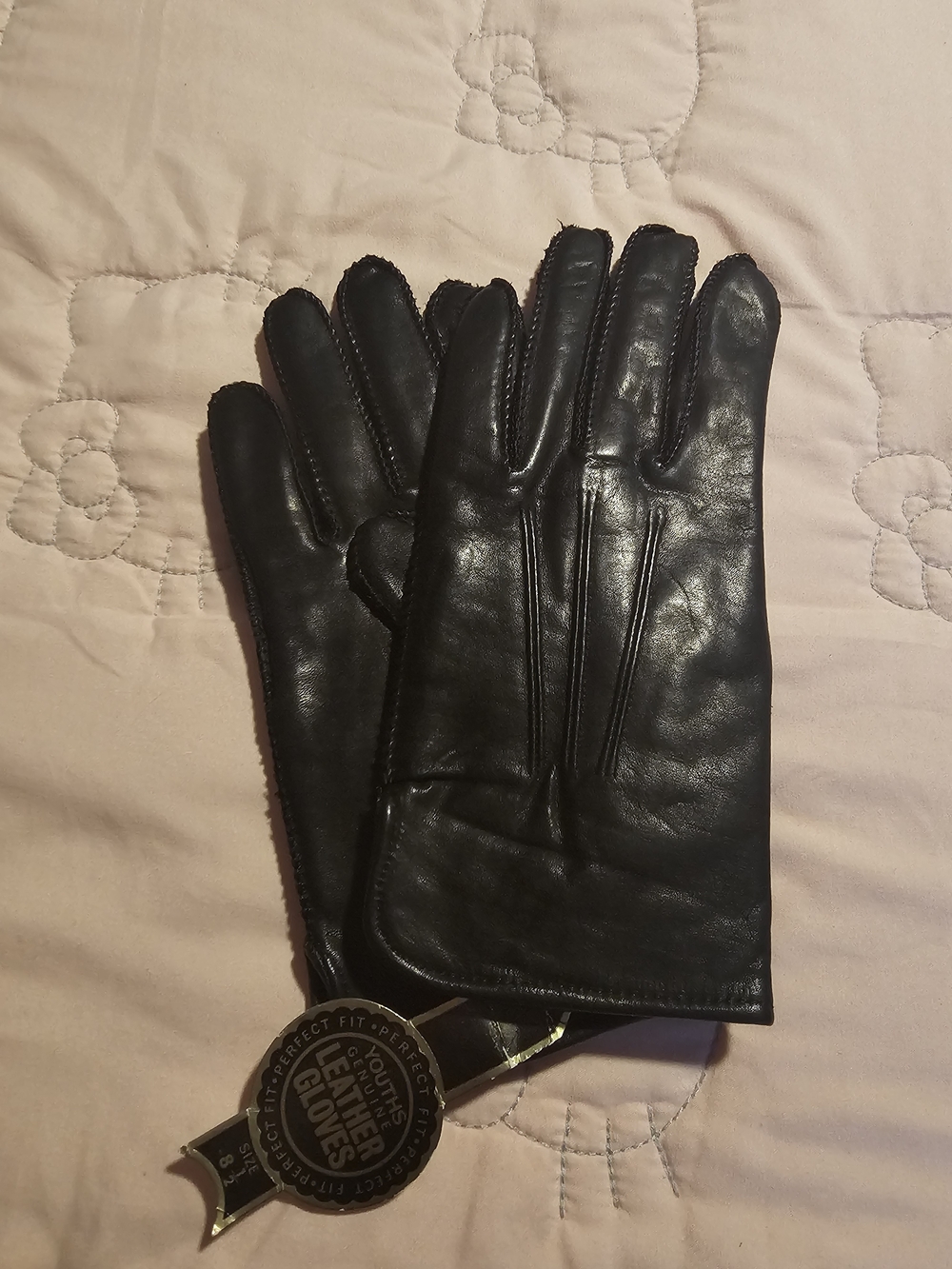 Womens Black Leather Gloves - Classic Winter Accessory